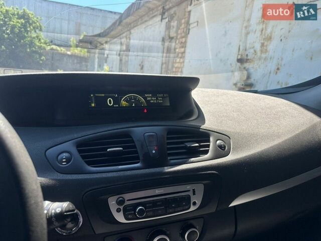Білий Рено Сценік, об'ємом двигуна 1.46 л та пробігом 285 тис. км за 7700 $, фото 1 на Automoto.ua