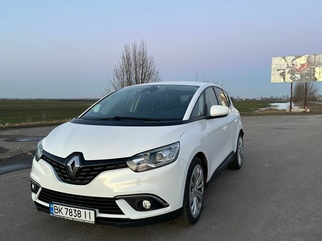 Білий Рено Сценік, об'ємом двигуна 1.5 л та пробігом 220 тис. км за 12300 $, фото 1 на Automoto.ua