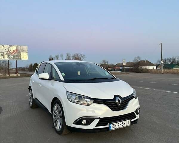 Білий Рено Сценік, об'ємом двигуна 1.5 л та пробігом 220 тис. км за 12300 $, фото 1 на Automoto.ua