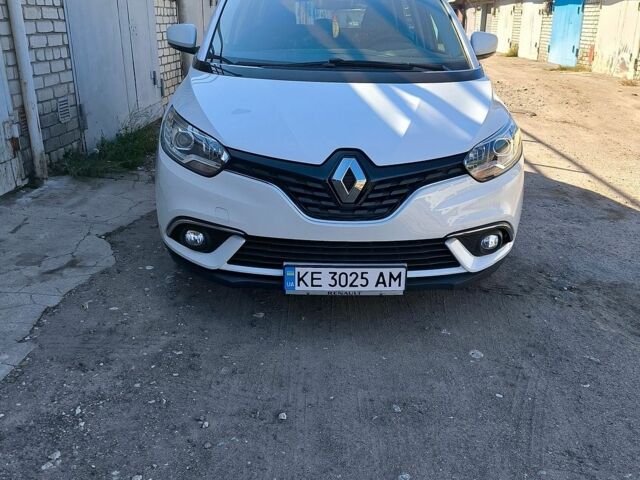 Белый Рено Сценик, объемом двигателя 1.46 л и пробегом 248 тыс. км за 12500 $, фото 1 на Automoto.ua