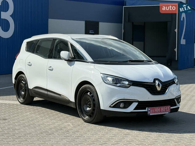 Белый Рено Сценик, объемом двигателя 1.7 л и пробегом 140 тыс. км за 16850 $, фото 1 на Automoto.ua
