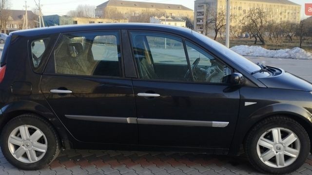 Чорний Рено Сценік, об'ємом двигуна 1.6 л та пробігом 280 тис. км за 4800 $, фото 1 на Automoto.ua