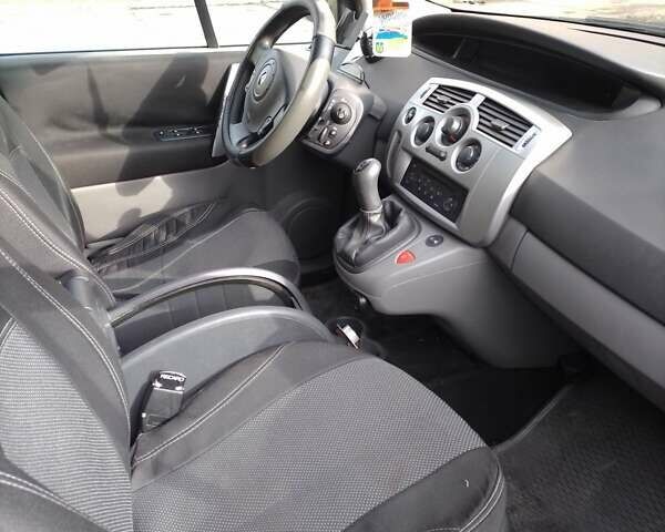 Черный Рено Сценик, объемом двигателя 1.6 л и пробегом 210 тыс. км за 4900 $, фото 1 на Automoto.ua