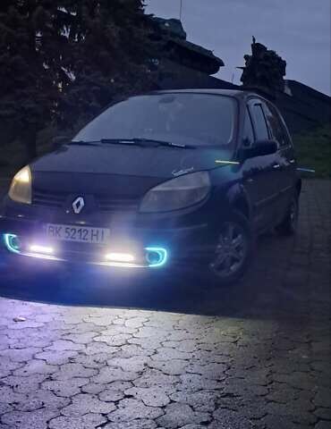 Черный Рено Сценик, объемом двигателя 1.6 л и пробегом 250 тыс. км за 3900 $, фото 1 на Automoto.ua