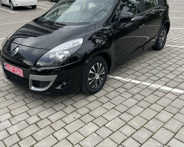 Рено Сценік 2011 у Луцьку на Automoto.ua Чорний Рено Сценік, об'ємом двигуна 1.5 л та пробігом 230 тис. км за 6950 $, фото 1 на Automoto.ua