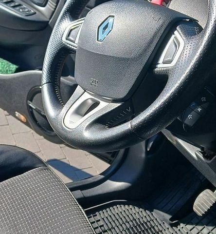 Черный Рено Сценик, объемом двигателя 1.6 л и пробегом 300 тыс. км за 6800 $, фото 1 на Automoto.ua
