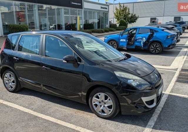 Черный Рено Сценик, объемом двигателя 1.5 л и пробегом 230 тыс. км за 7900 $, фото 1 на Automoto.ua