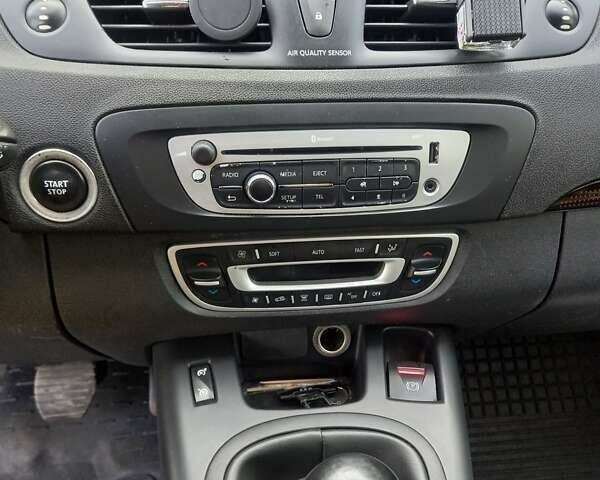 Рено Сценик 2012 в Житомире на Automoto.ua Черный Рено Сценик, объемом двигателя 1.5 л и пробегом 320 тыс. км за 6850 $, фото 1 на Automoto.ua