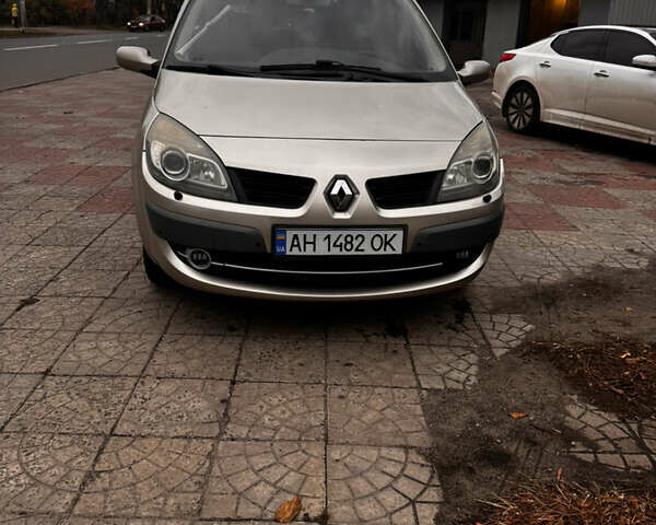 Рено Сценик 2006 в Краматорске на Automoto.ua Коричневый Рено Сценик, объемом двигателя 1.87 л и пробегом 365 тыс. км за 5200 $, фото 1 на Automoto.ua