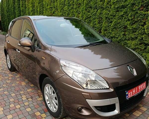 Коричневий Рено Сценік, об'ємом двигуна 1.4 л та пробігом 215 тис. км за 7500 $, фото 1 на Automoto.ua