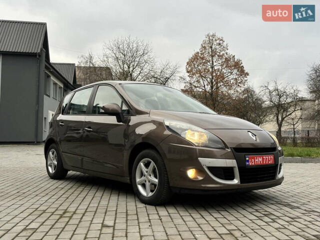 Коричневый Рено Сценик, объемом двигателя 1.6 л и пробегом 186 тыс. км за 7200 $, фото 1 на Automoto.ua