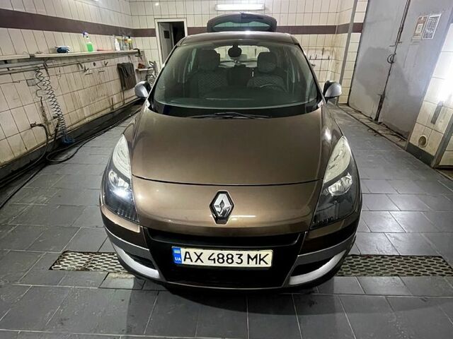 Коричневый Рено Сценик, объемом двигателя 1.5 л и пробегом 223 тыс. км за 6500 $, фото 1 на Automoto.ua