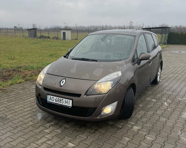 Коричневый Рено Сценик, объемом двигателя 1.9 л и пробегом 277 тыс. км за 6800 $, фото 1 на Automoto.ua