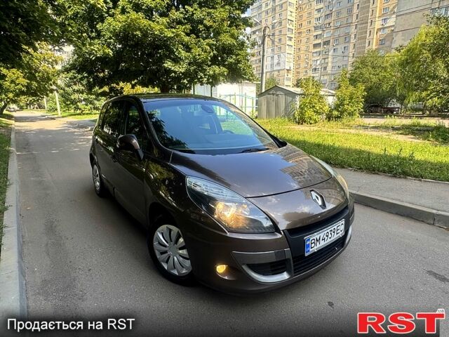 Коричневий Рено Сценік, об'ємом двигуна 2 л та пробігом 198 тис. км за 6950 $, фото 1 на Automoto.ua