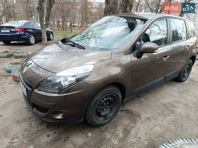Коричневий Рено Сценік, об'ємом двигуна 1.46 л та пробігом 240 тис. км за 7500 $, фото 1 на Automoto.ua