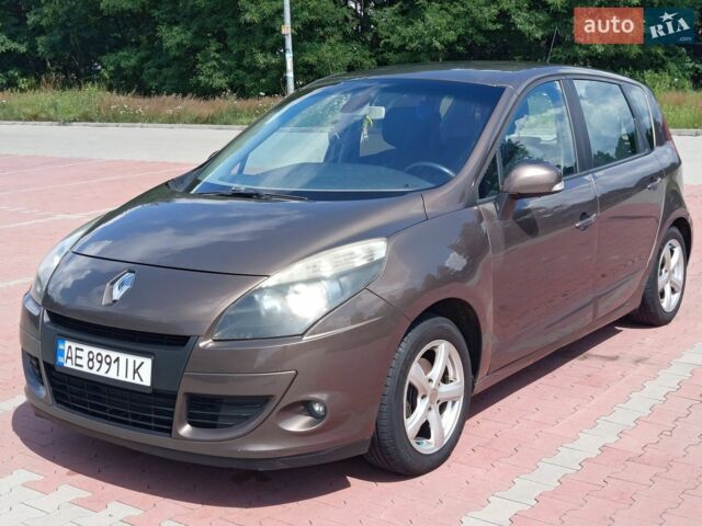 Коричневий Рено Сценік, об'ємом двигуна 1.46 л та пробігом 274 тис. км за 7000 $, фото 1 на Automoto.ua