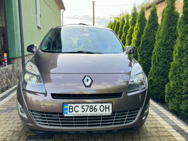 Коричневий Рено Сценік, об'ємом двигуна 1.9 л та пробігом 237 тис. км за 7300 $, фото 1 на Automoto.ua