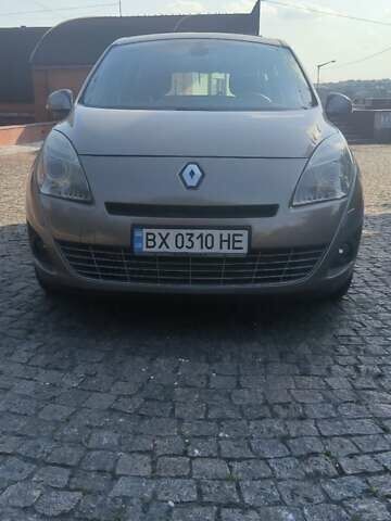 Коричневий Рено Сценік, об'ємом двигуна 2 л та пробігом 307 тис. км за 6500 $, фото 1 на Automoto.ua