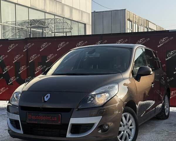 Коричневий Рено Сценік, об'ємом двигуна 1.5 л та пробігом 134 тис. км за 8500 $, фото 1 на Automoto.ua