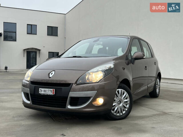 Коричневый Рено Сценик, объемом двигателя 1.6 л и пробегом 120 тыс. км за 8350 $, фото 1 на Automoto.ua