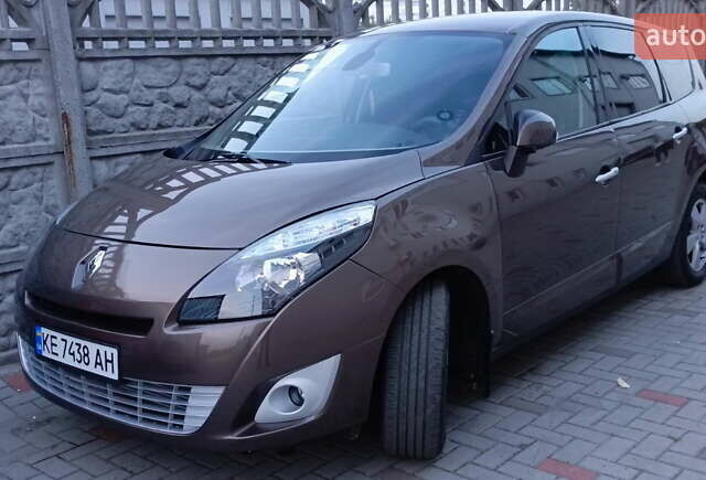 Коричневый Рено Сценик, объемом двигателя 1.46 л и пробегом 190 тыс. км за 7950 $, фото 1 на Automoto.ua