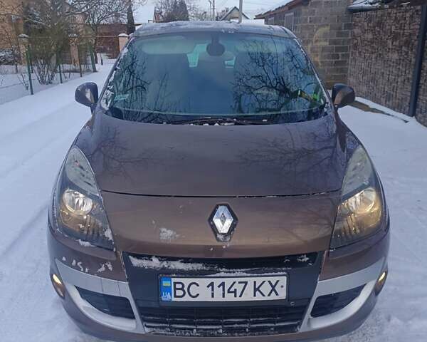 Коричневий Рено Сценік, об'ємом двигуна 1.46 л та пробігом 272 тис. км за 7500 $, фото 1 на Automoto.ua