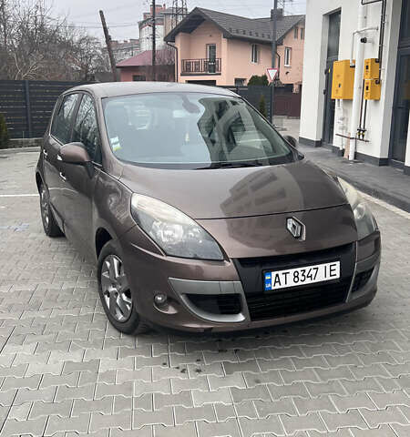 Коричневий Рено Сценік, об'ємом двигуна 1.5 л та пробігом 330 тис. км за 7500 $, фото 1 на Automoto.ua