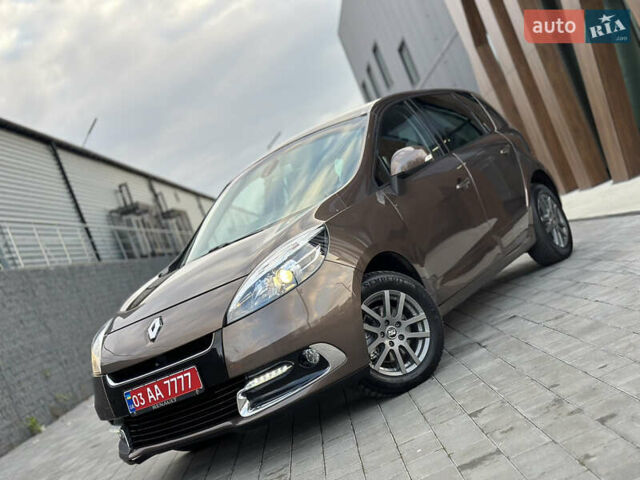 Коричневий Рено Сценік, об'ємом двигуна 1.5 л та пробігом 180 тис. км за 9850 $, фото 1 на Automoto.ua