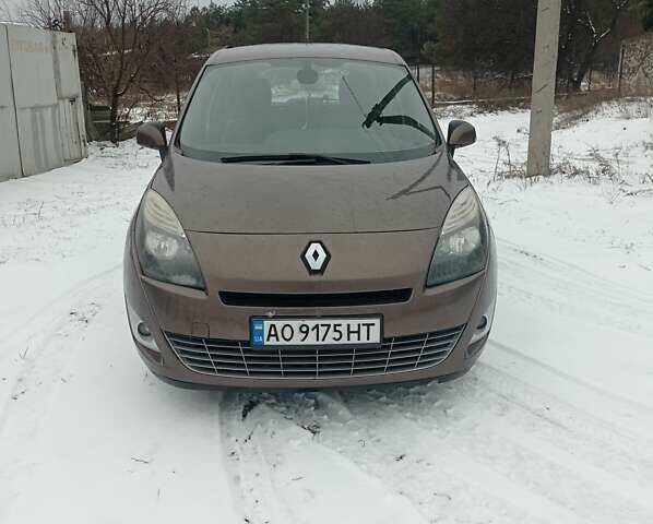 Коричневий Рено Сценік, об'ємом двигуна 1.4 л та пробігом 216 тис. км за 7900 $, фото 1 на Automoto.ua