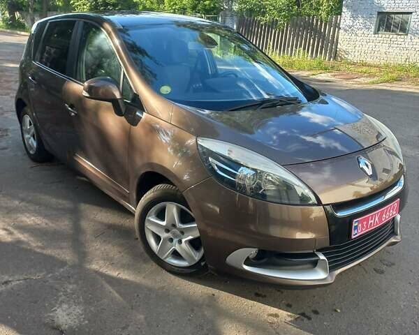 Коричневий Рено Сценік, об'ємом двигуна 1.46 л та пробігом 198 тис. км за 8300 $, фото 1 на Automoto.ua
