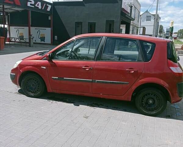 Красный Рено Сценик, объемом двигателя 1.6 л и пробегом 250 тыс. км за 4000 $, фото 1 на Automoto.ua