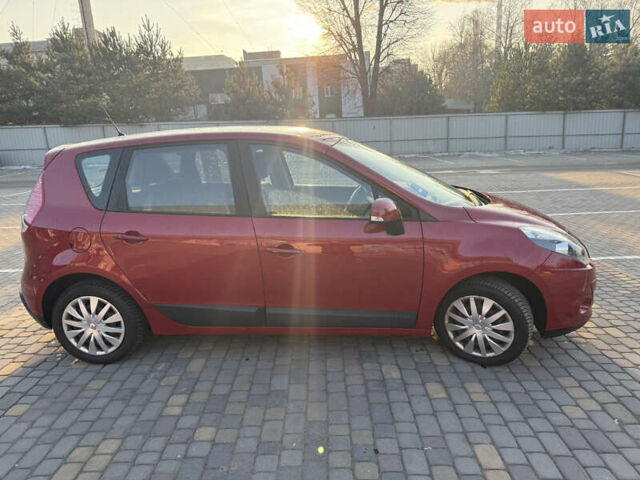 Красный Рено Сценик, объемом двигателя 1.6 л и пробегом 169 тыс. км за 6450 $, фото 1 на Automoto.ua