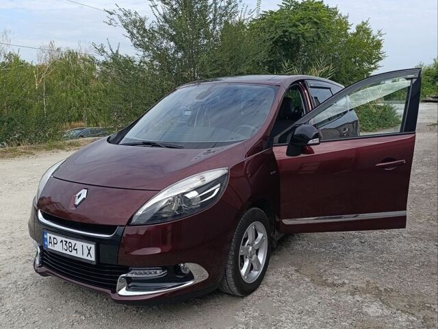 Червоний Рено Сценік, об'ємом двигуна 1.6 л та пробігом 268 тис. км за 8700 $, фото 1 на Automoto.ua
