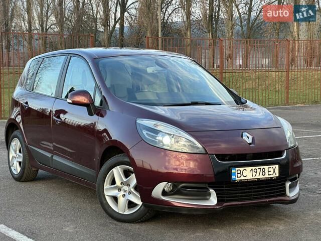 Красный Рено Сценик, объемом двигателя 1.46 л и пробегом 216 тыс. км за 8200 $, фото 1 на Automoto.ua