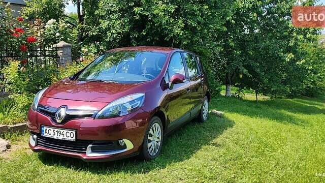 Красный Рено Сценик, объемом двигателя 1.46 л и пробегом 137 тыс. км за 9000 $, фото 1 на Automoto.ua