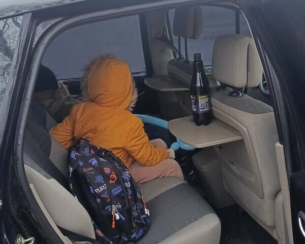 Рено Сценик, объемом двигателя 1.6 л и пробегом 230 тыс. км за 4400 $, фото 1 на Automoto.ua