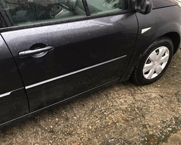Рено Сценик, объемом двигателя 0 л и пробегом 266 тыс. км за 5350 $, фото 1 на Automoto.ua