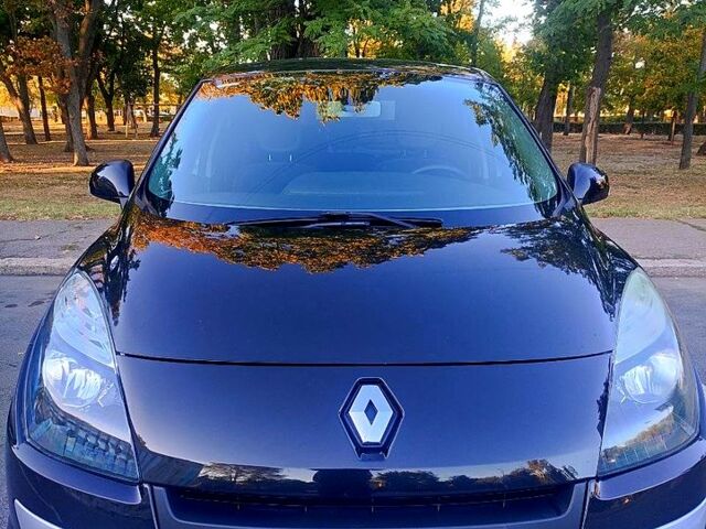 Рено Сценик, объемом двигателя 15 л и пробегом 240 тыс. км за 8600 $, фото 1 на Automoto.ua