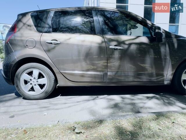 Рено Сценик, объемом двигателя 1.46 л и пробегом 370 тыс. км за 6700 $, фото 1 на Automoto.ua