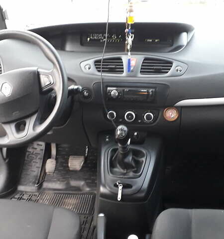 Рено Сценик, объемом двигателя 1.5 л и пробегом 164 тыс. км за 6400 $, фото 1 на Automoto.ua