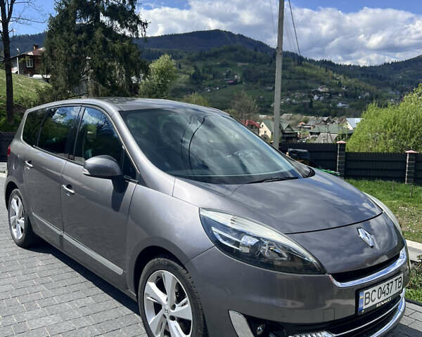 Рено Сценик, объемом двигателя 1.6 л и пробегом 241 тыс. км за 9000 $, фото 1 на Automoto.ua