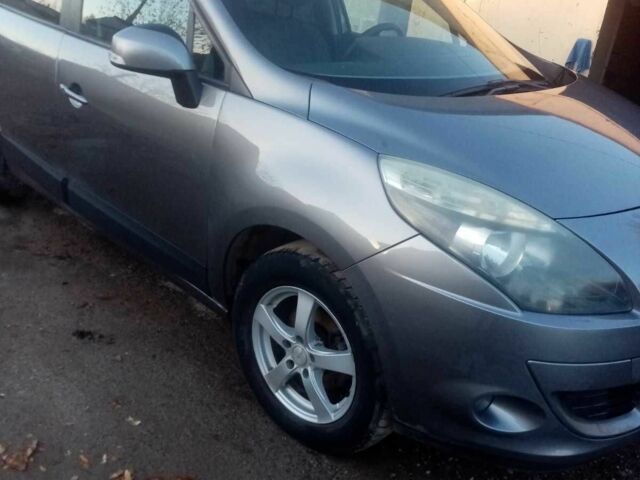 Сірий Рено Сценік, об'ємом двигуна 1.5 л та пробігом 215 тис. км за 5500 $, фото 1 на Automoto.ua