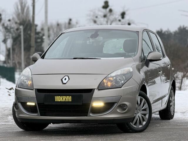 Серый Рено Сценик, объемом двигателя 1.5 л и пробегом 299 тыс. км за 6650 $, фото 1 на Automoto.ua