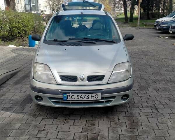 Серый Рено Сценик, объемом двигателя 1.6 л и пробегом 300 тыс. км за 2150 $, фото 1 на Automoto.ua