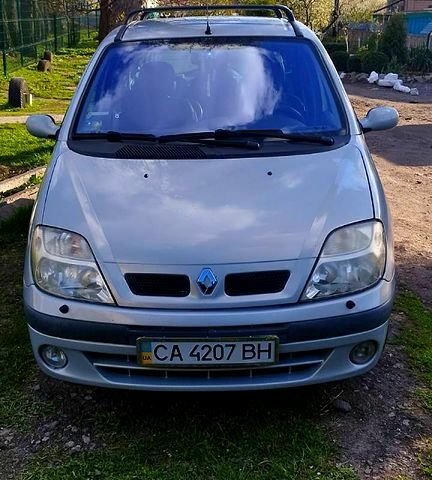 Серый Рено Сценик, объемом двигателя 2 л и пробегом 150 тыс. км за 3100 $, фото 1 на Automoto.ua