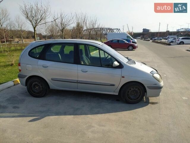 Серый Рено Сценик, объемом двигателя 2 л и пробегом 296 тыс. км за 2100 $, фото 1 на Automoto.ua
