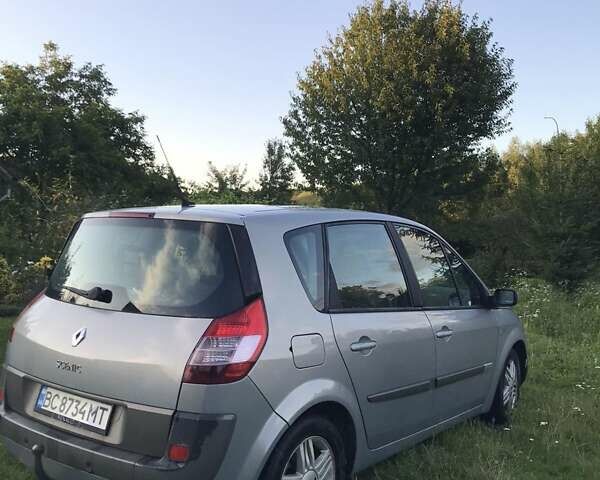 Серый Рено Сценик, объемом двигателя 2 л и пробегом 250 тыс. км за 4400 $, фото 1 на Automoto.ua