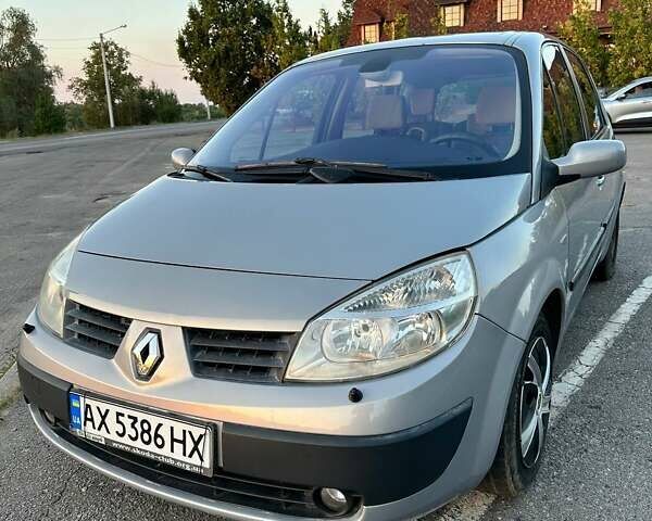 Серый Рено Сценик, объемом двигателя 1.6 л и пробегом 252 тыс. км за 4300 $, фото 1 на Automoto.ua