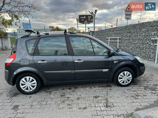 Рено Сценік 2005 у Житомирі на Automoto.ua Сірий Рено Сценік, об'ємом двигуна 1.6 л та пробігом 213 тис. км за 4900 $, фото 1 на Automoto.ua