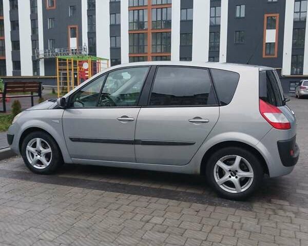 Серый Рено Сценик, объемом двигателя 1.5 л и пробегом 300 тыс. км за 4000 $, фото 1 на Automoto.ua